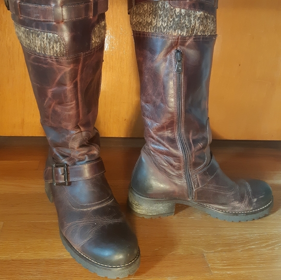 Bata Leather Boots - Picture 6 of 8